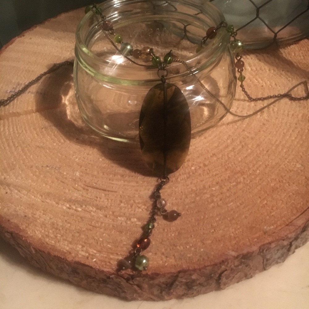 Gorgeous Lia Sophia Necklace w/Large Green stone